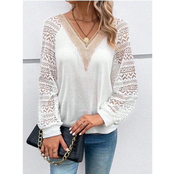 2/$40 Embroidered Holes White Top T-Shirt Blouse Long Sleeve V Neck Loose Fit M - Picture 4 of 6